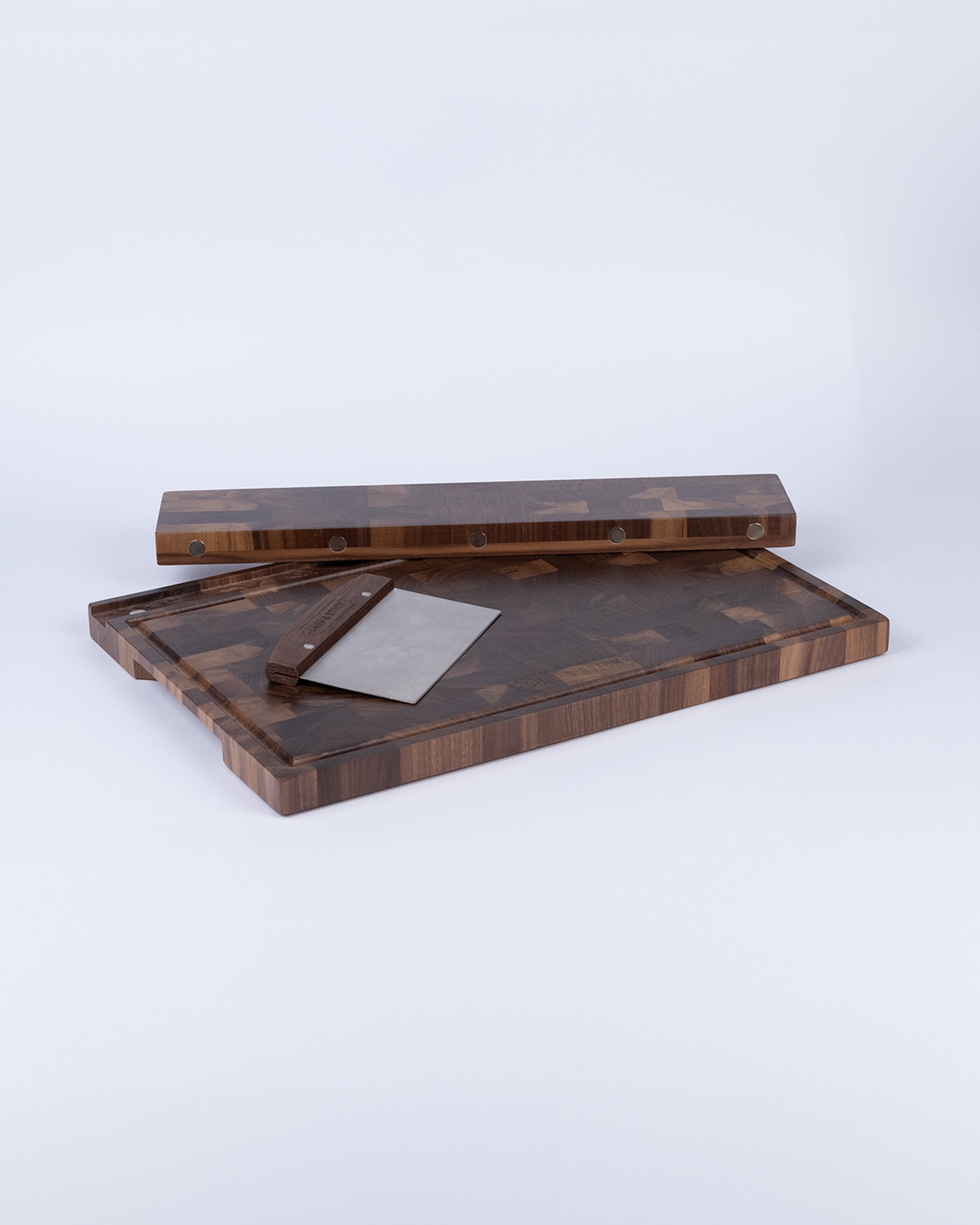 Chop & Stick Cutting Board "Mamba"