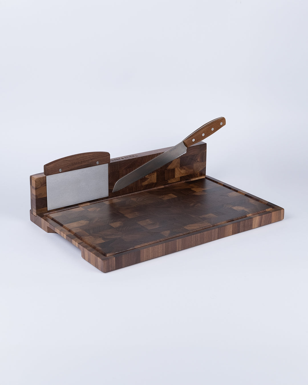 Chop & Stick Cutting Board "Mamba"